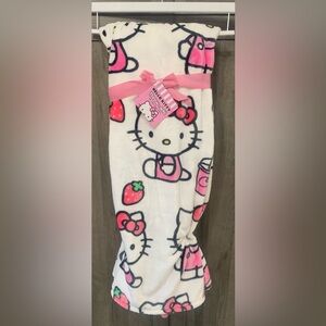 New Hello Kitty Strawberry Milkshake Plush 50 x 70 Throw Blanket With Tag